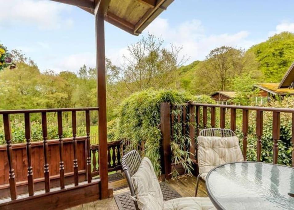 Luxury Peak District Lodge, Hot Tub, Log Burner, Nr Lake Rudyard Buitenkant foto