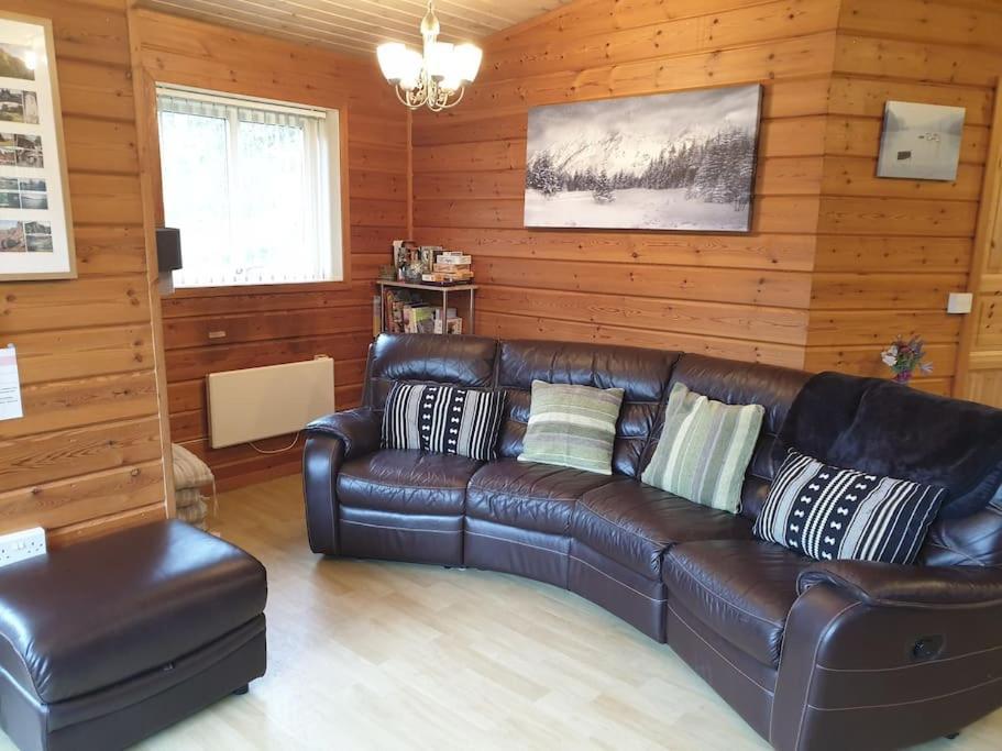 Luxury Peak District Lodge, Hot Tub, Log Burner, Nr Lake Rudyard Buitenkant foto