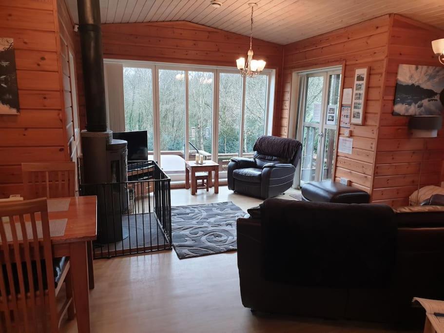 Luxury Peak District Lodge, Hot Tub, Log Burner, Nr Lake Rudyard Buitenkant foto