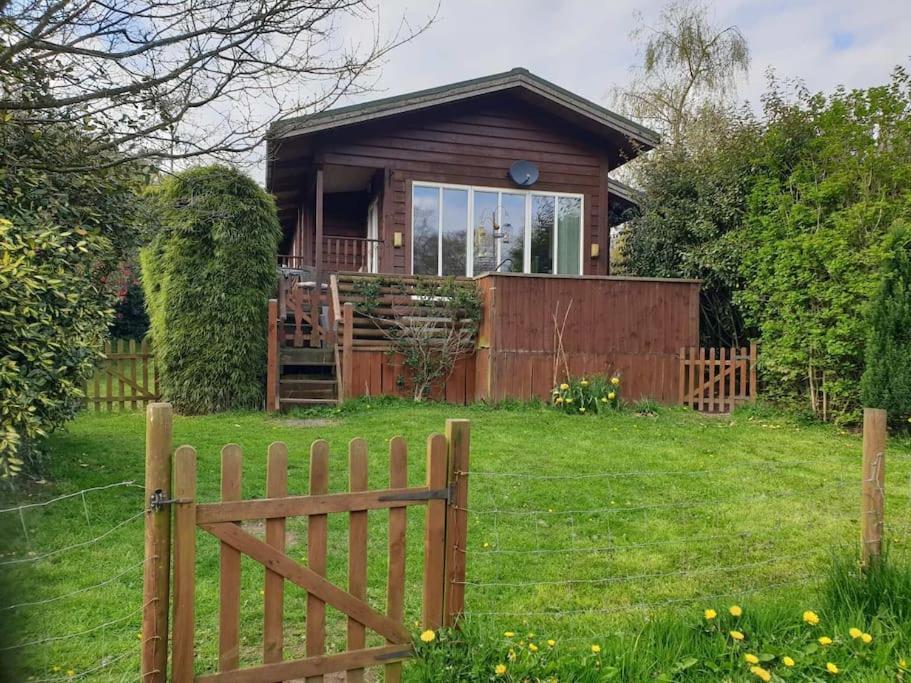 Luxury Peak District Lodge, Hot Tub, Log Burner, Nr Lake Rudyard Buitenkant foto