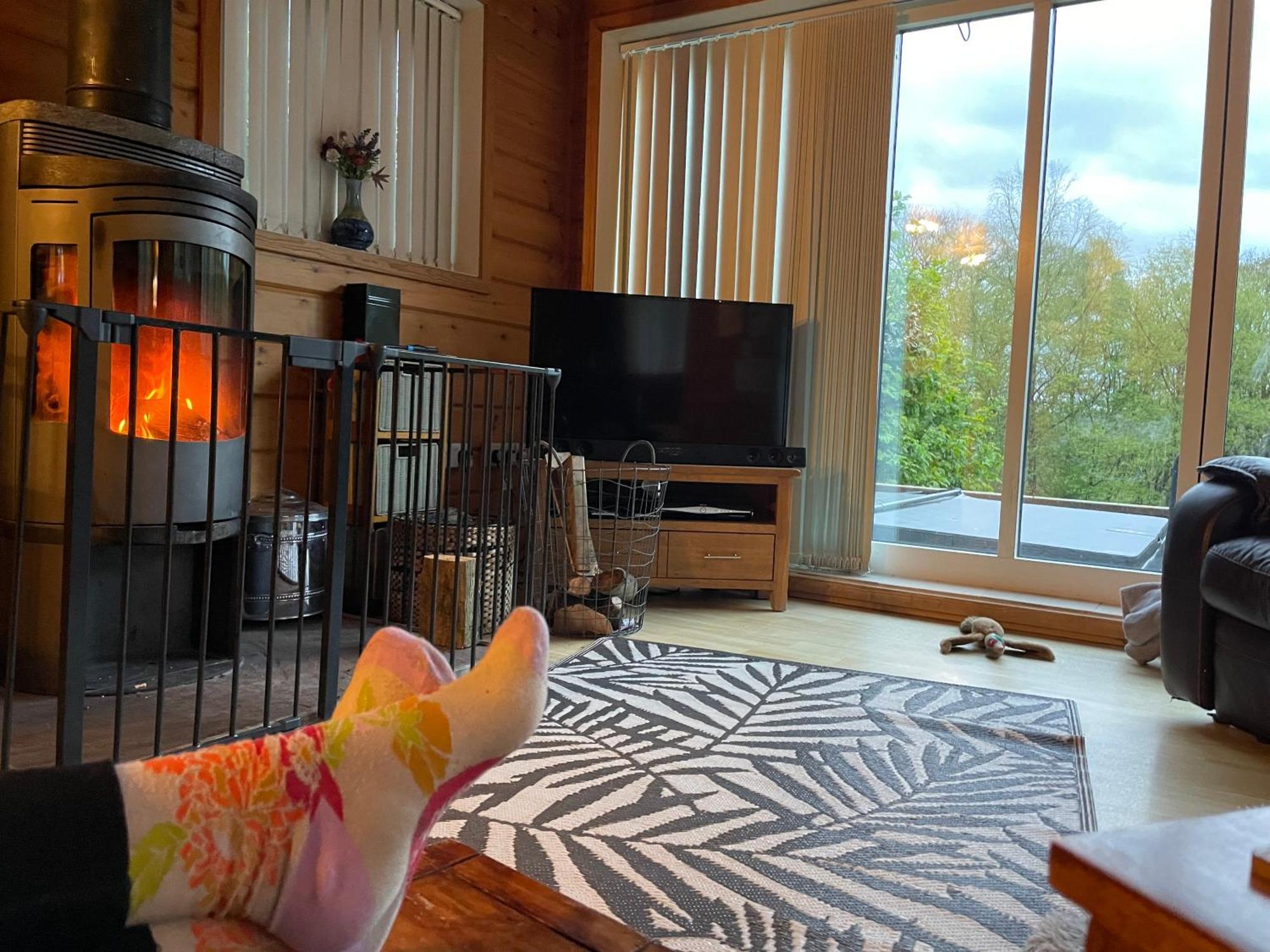 Luxury Peak District Lodge, Hot Tub, Log Burner, Nr Lake Rudyard Buitenkant foto